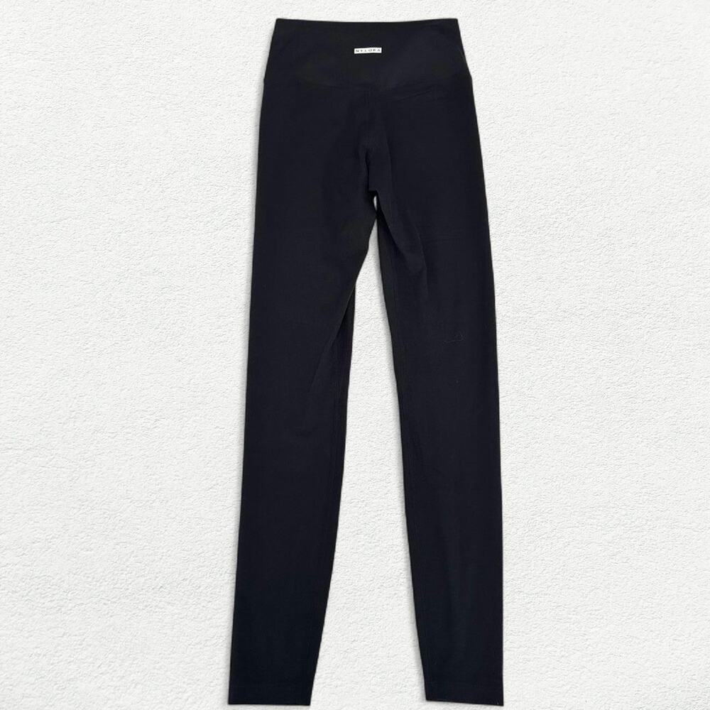 Nylora Kai Leggings in Black
